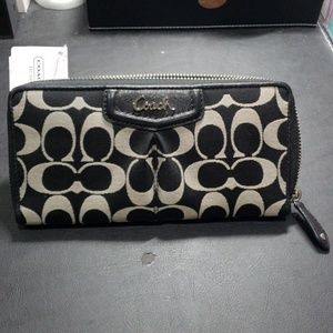 *NEW* Coach Wallet